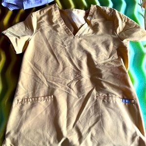 Figs scrub top women’s size small